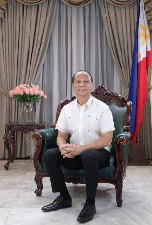 HON. FAJARDO